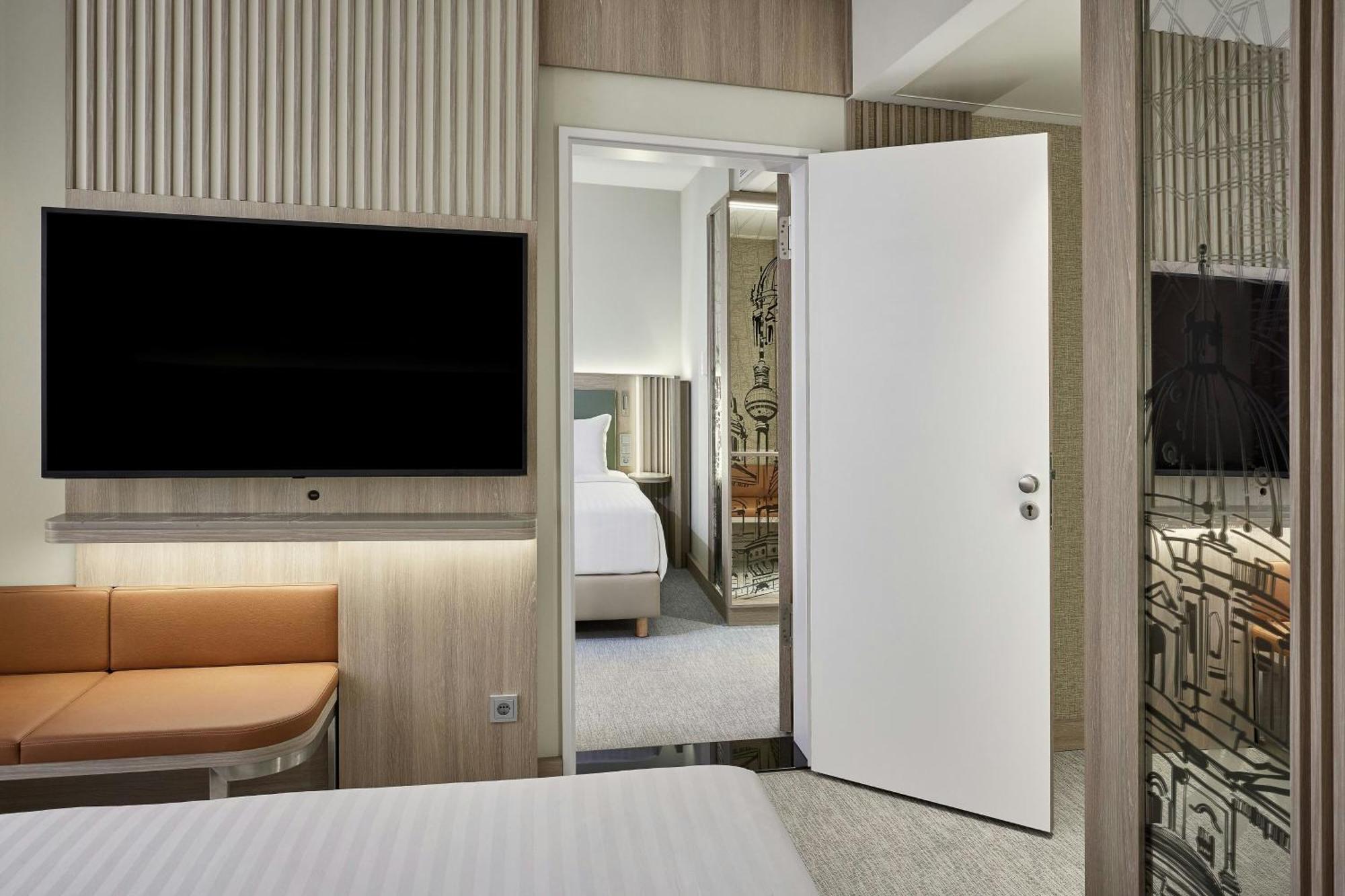 Courtyard By Marriott Center Berlin
